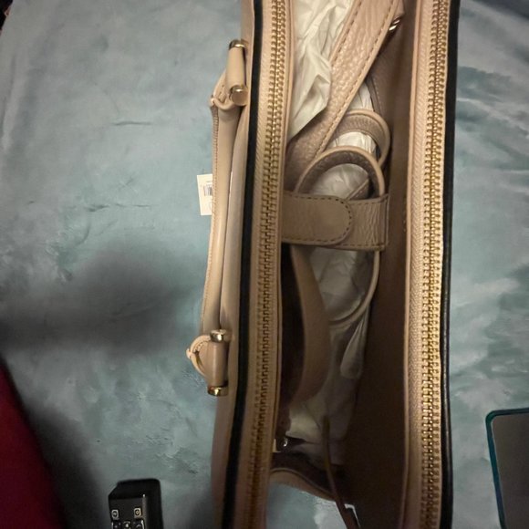 Kate Spade Kalen Chester Street Bag in Almond w/Black trim - Picture 7 of 8